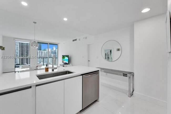 Foto del edificio - 244 Biscayne Blvd