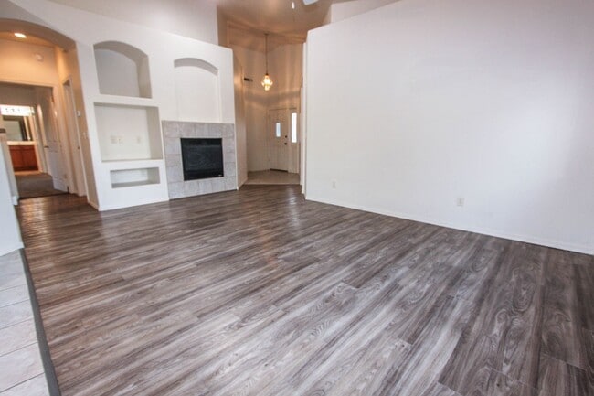 Building Photo - Granville Amenities