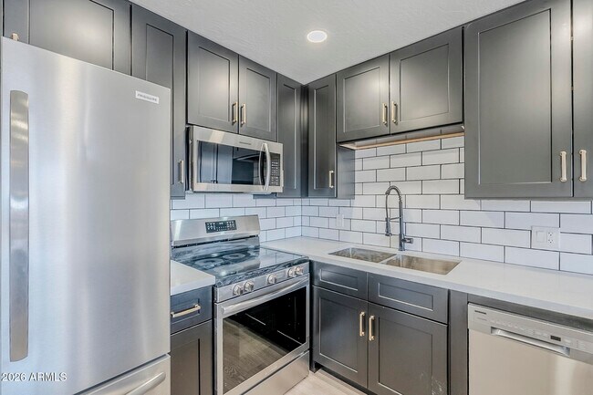 Building Photo - 2959 N 68th Pl