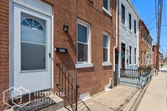 Primary Photo - 212 N Plum St