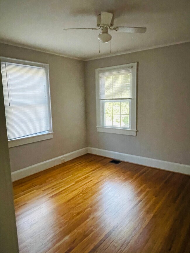 Foto del edificio - 4201 Commonwealth Ave