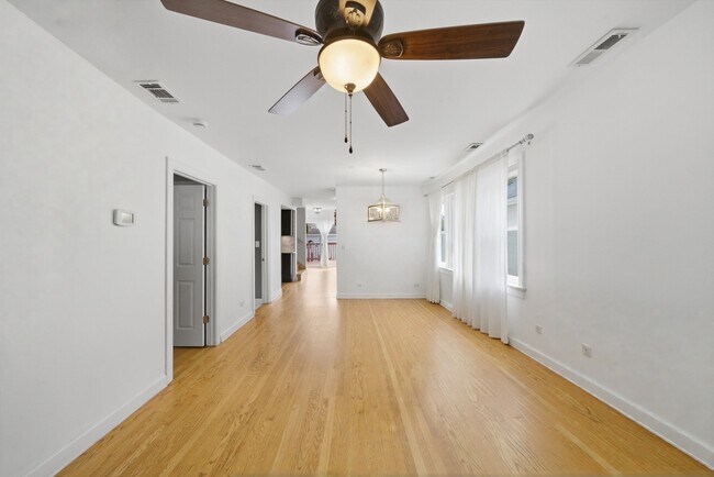 Building Photo - 2231 N 75th Ave