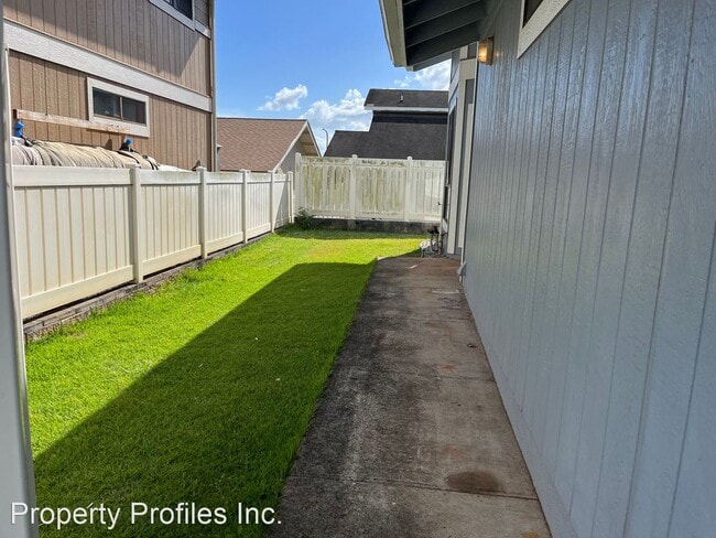 Building Photo - 3 br, 2 bath House - 95-237 Haike Pl.