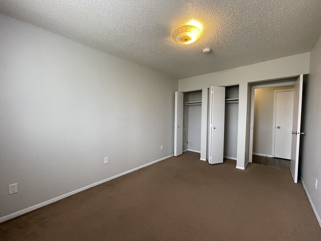 Building Photo - 318 Ridgeland Ave