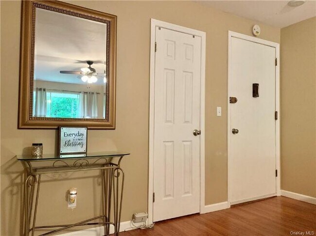 Foto del edificio - 132 Sierra Vista Ln