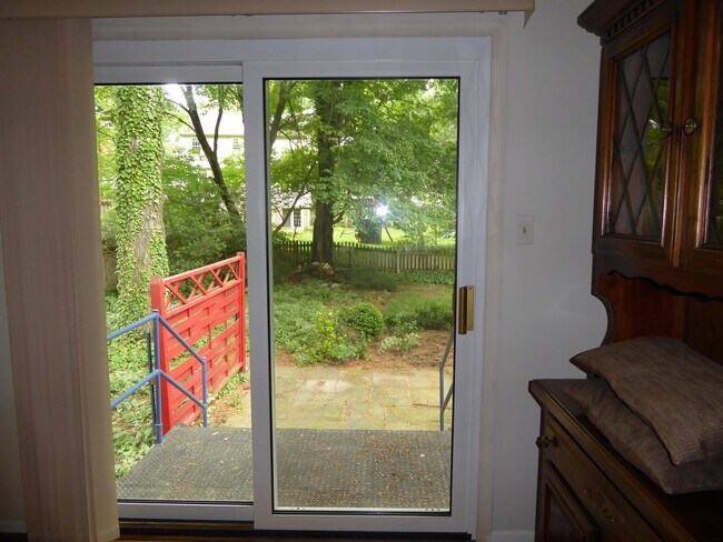 Building Photo - 8811 Higdon Dr