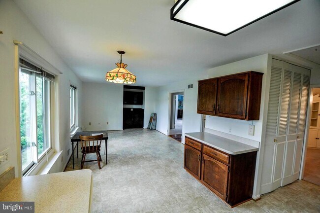 Foto del edificio - 2818 Oakton Manor Ct