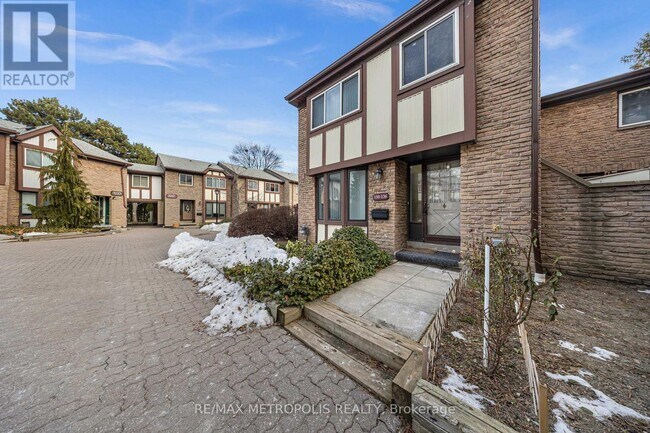 Photo du bâtiment - 150 Burrows Hall Blvd