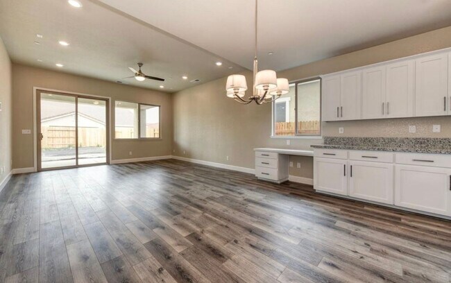 Foto del edificio - Awesome 3 Bedroom Home for Rent in West Ro...