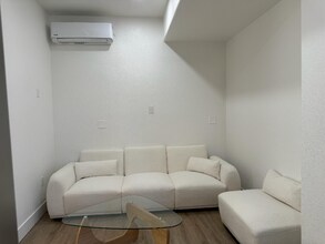 Building Photo - 3506 Promontory St