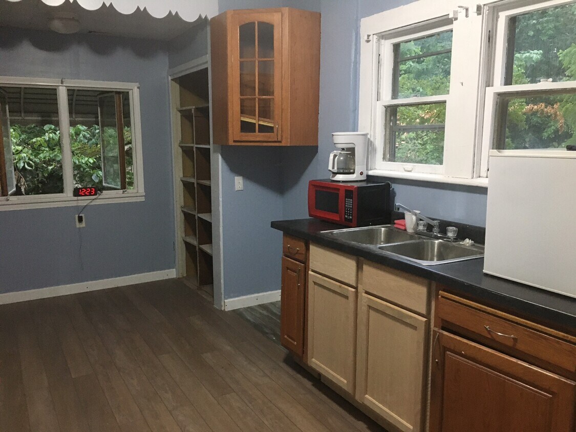 Kitchen - 1726 Marks Ave