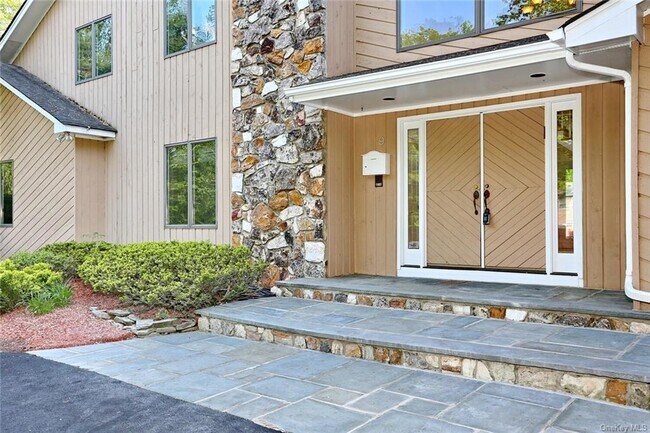 Building Photo - 9 Zeck Ct