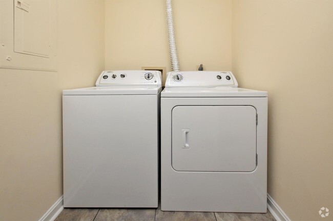 Arundel Plan A - Laundry Room - Bowling Brook Apartments