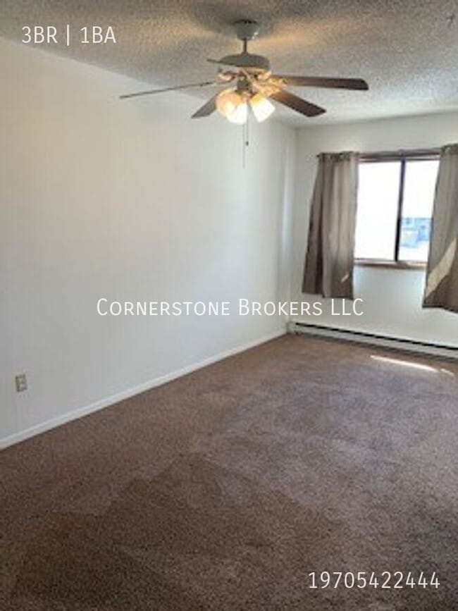 Building Photo - 624 Maple St