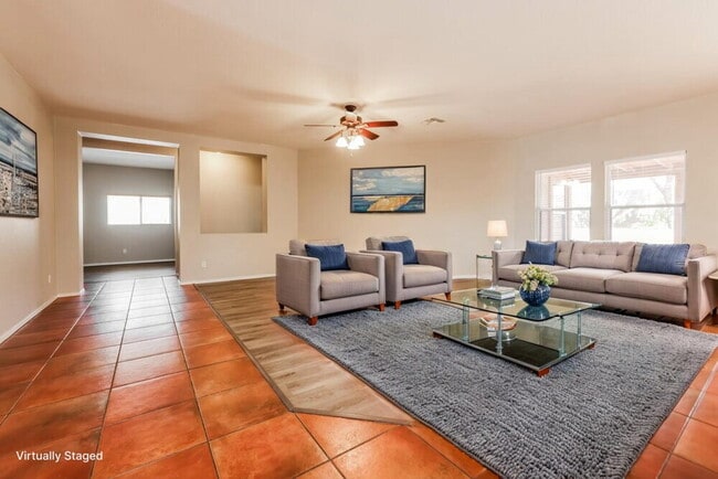 Building Photo - 10833 S Camino San Clemente