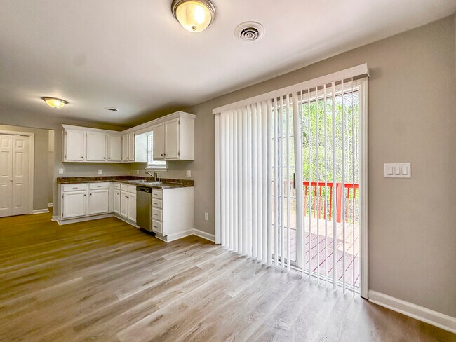 Foto del edificio - 2752 Fairburn Rd SW