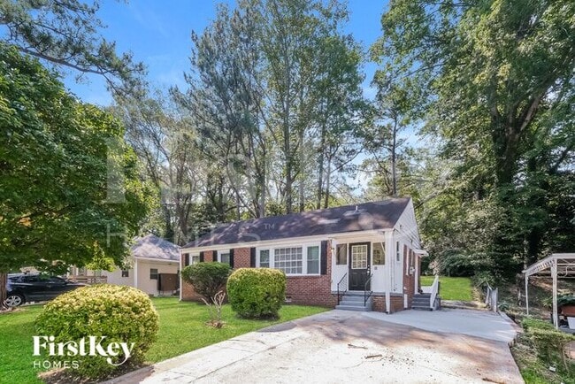Building Photo - 1854 Oakmont Dr NW