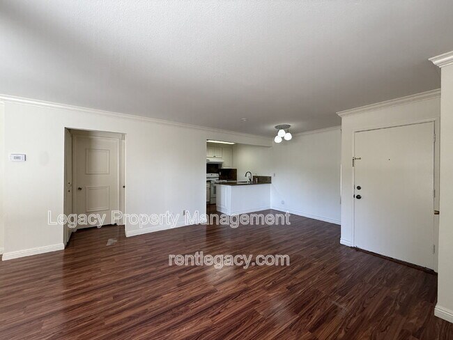 Foto del edificio - 5460 Concord Blvd