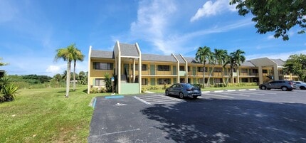 Building Photo - 1824 Meadows Cir W