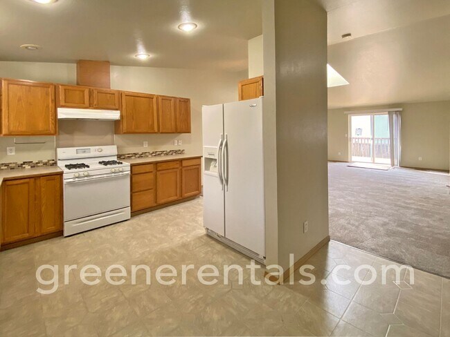 Foto del edificio - Updated 2BD/1BA Duplex in Desirable Yelm N...