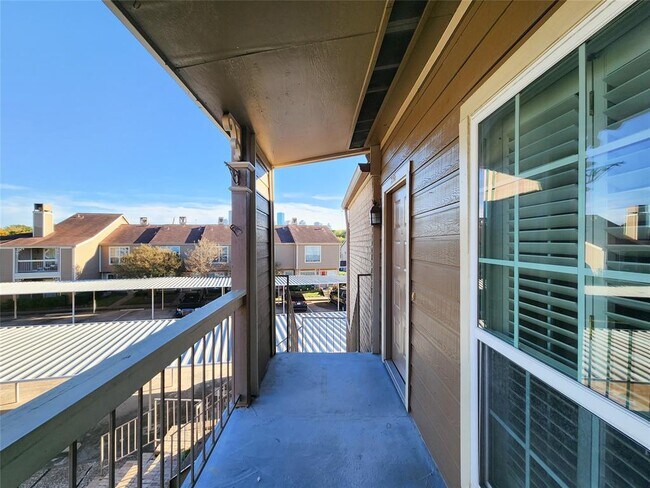 Building Photo - 1860 White Oak Dr