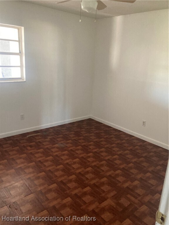 Foto del edificio - 614 Denise Ave