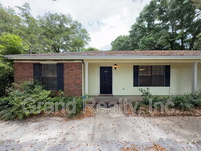 Building Photo - 2881 E Johnson Ave