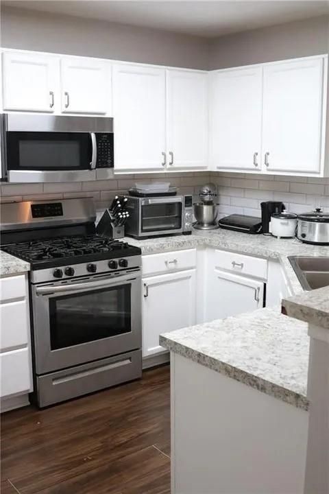 Building Photo - 6531 Charter Way