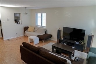 Foto del edificio - 34 Village Hill Ln