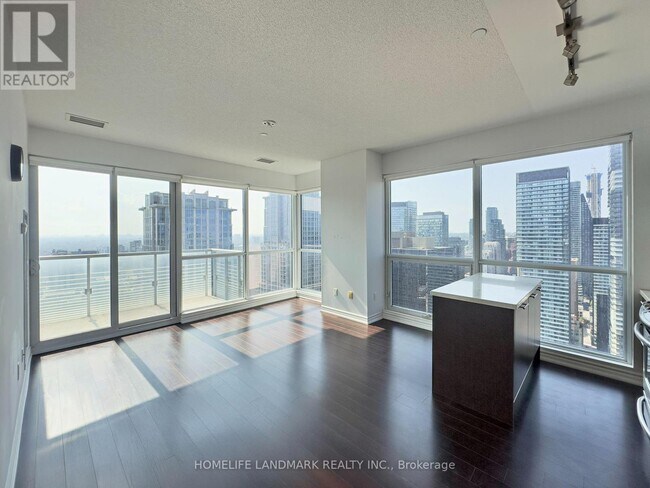 Photo du bâtiment - 386-4386 Yonge St
