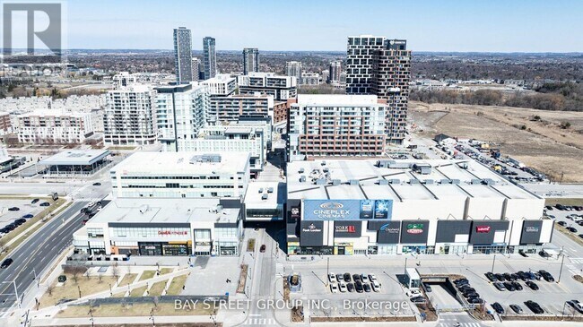 Photo du bâtiment - 8 Rouge Valley Dr W