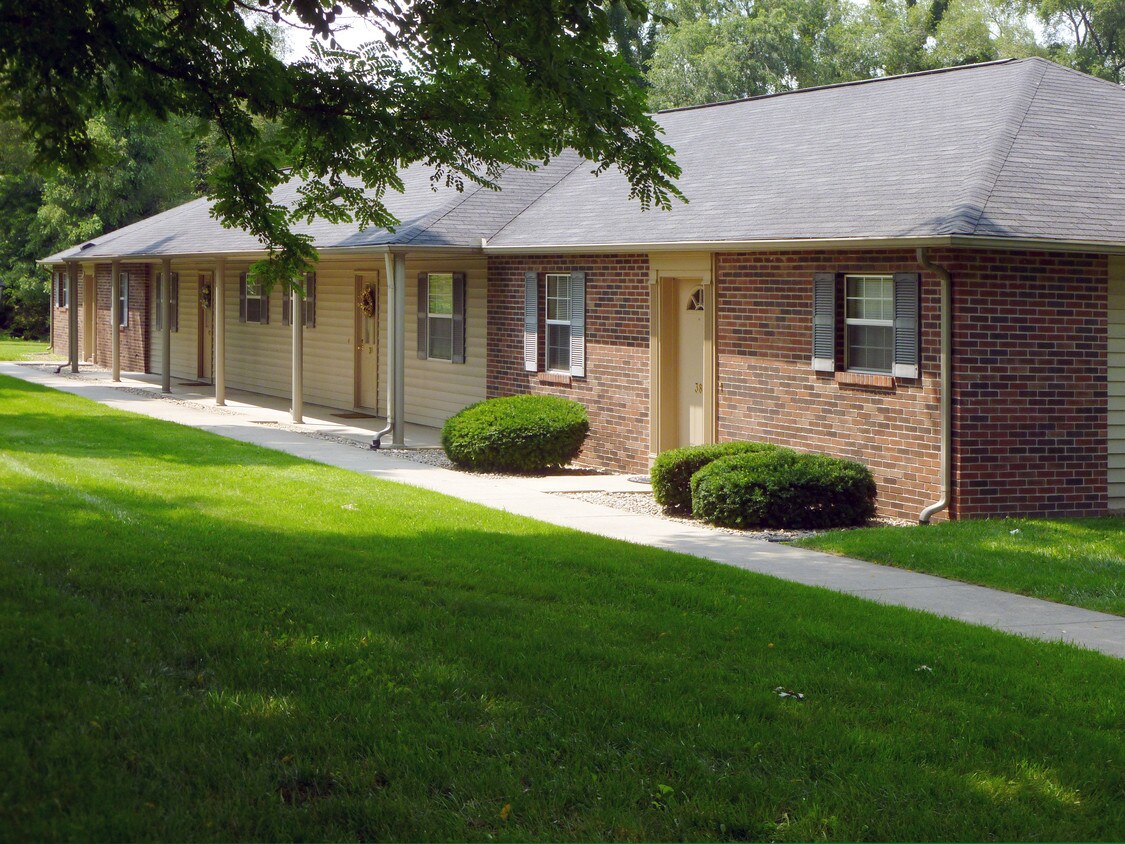 Primary Photo - 42 Pear Tree Ln