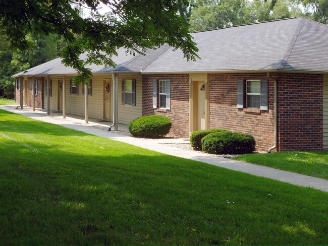 Building Photo - 10 Pear Tree Ln