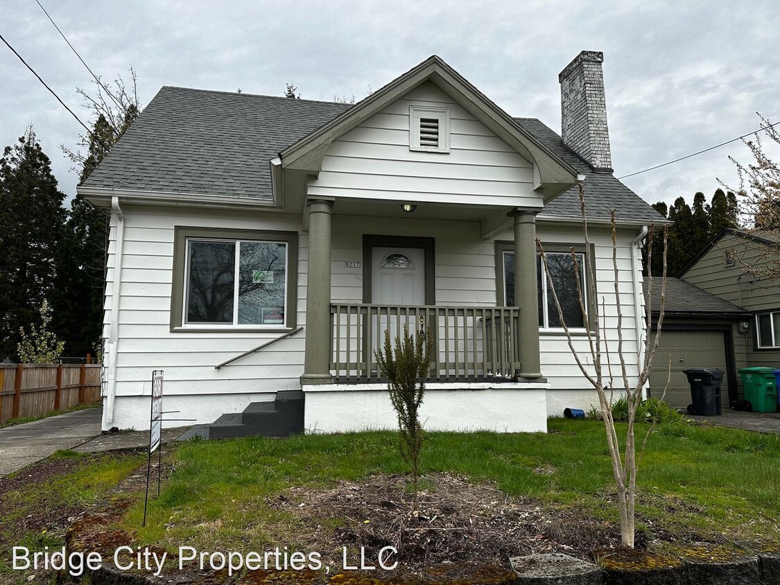 Primary Photo - 3 br, 1 bath House - 8217 NE Beech St.