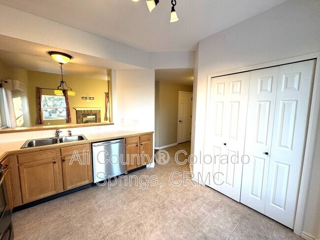 Building Photo - 4334 Poplar Brook Dr