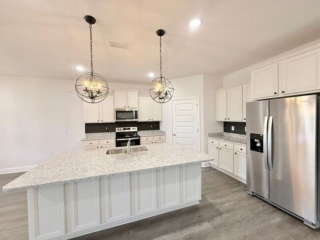 Foto del edificio - 7926 Burnside Lp