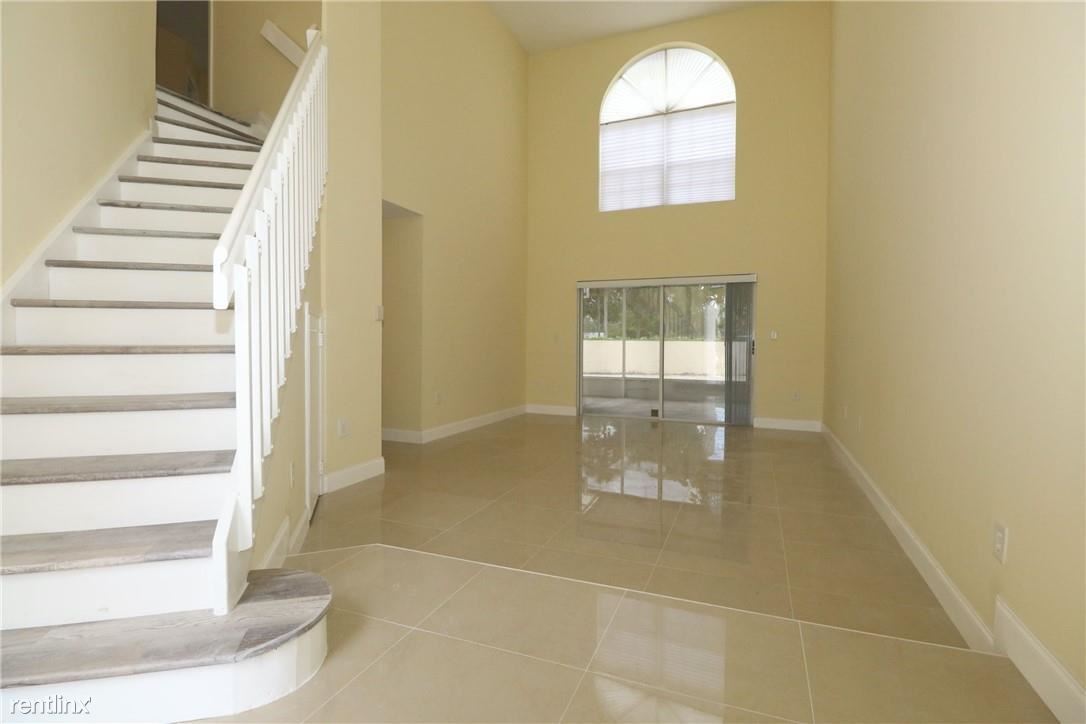 Primary Photo - 4 br, 2.5 bath House - 2572 NW 79th Ave