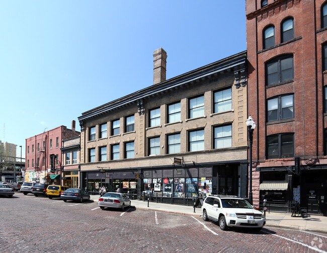 Building Photo - 1210-1214 Howard St