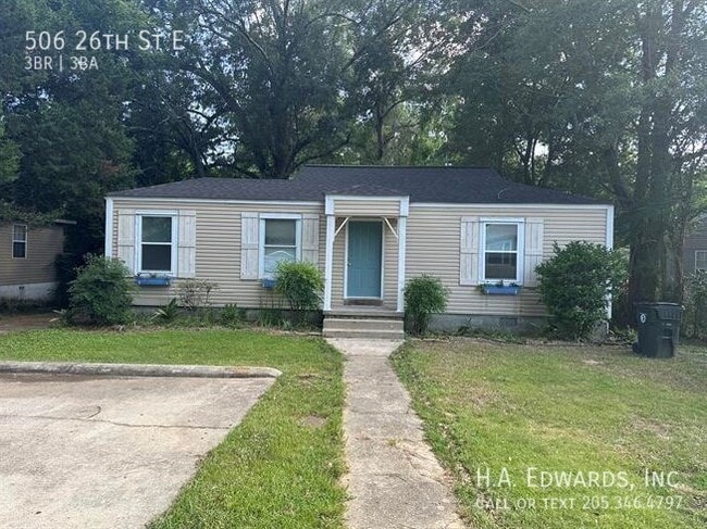 Photo - 506 26th St E- House