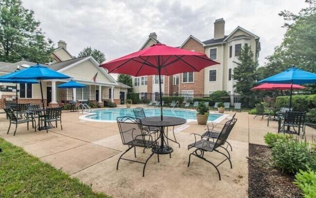 Foto del edificio - 4144 Fountainside Ln