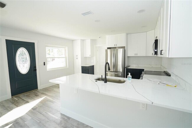 Foto del edificio - 5817 Dartmouth Ave N