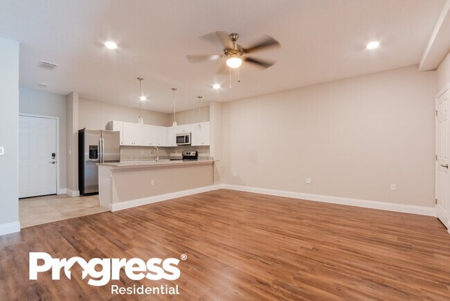 Building Photo - 124 Eleven Oaks Cir