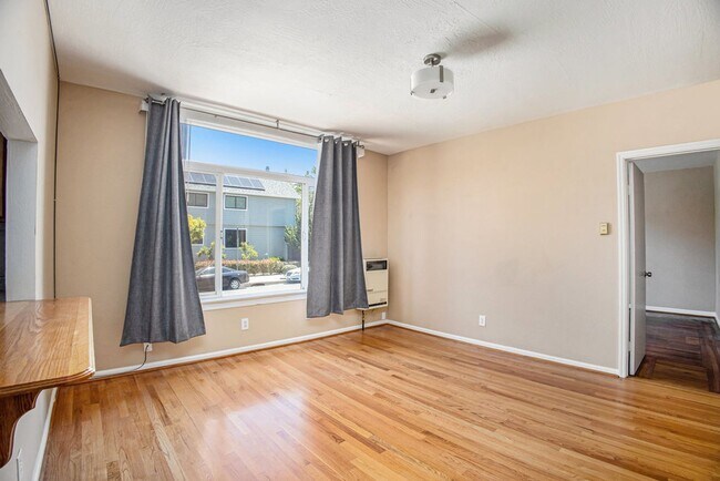 Building Photo - 1405 Sherman Street - 2 bedroom | 2 bath |...
