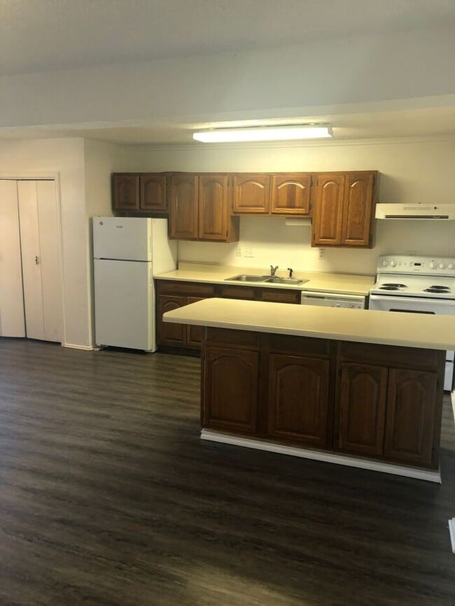 Building Photo - Bungalow In Monticello
