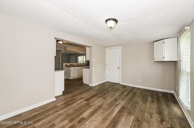 Building Photo - 10198 Luana Dr N