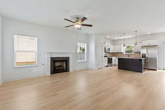 Foto del edificio - 429 Guethlein Dr