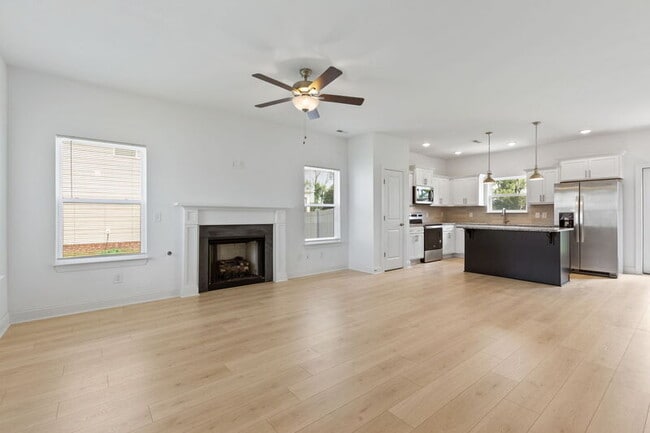 Photo - 429 Guethlein Dr House