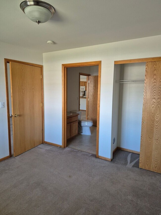 Building Photo - 5672 Correll Dr