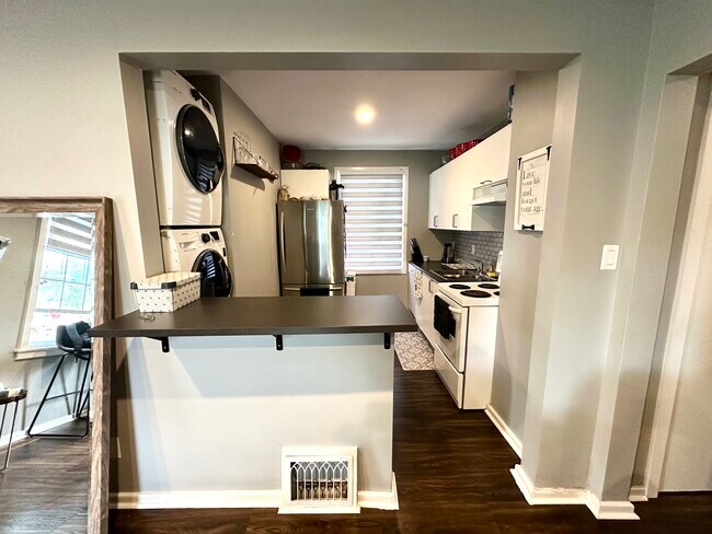 Building Photo - 39 Argyle Cres