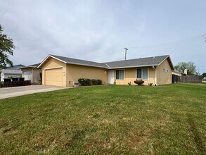 Building Photo - 10450 Reymouth Ave